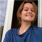 Étudiante en chimie, aide aux devoirs dans plusieurs matières